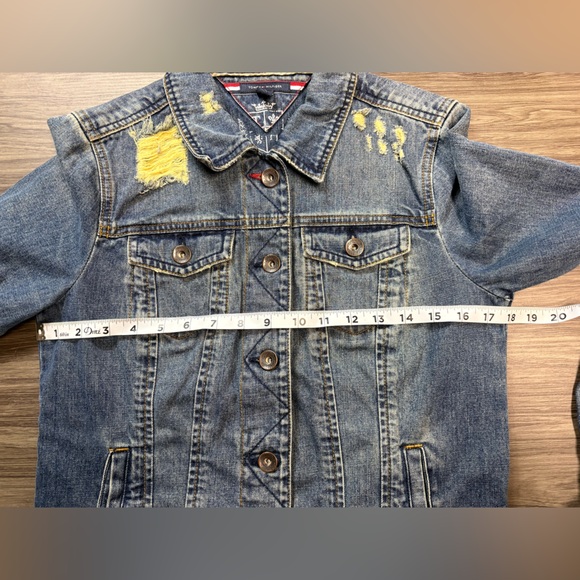 Tommy Hilfiger Distressed Denim Jacket Size Small - Picture 4 of 8